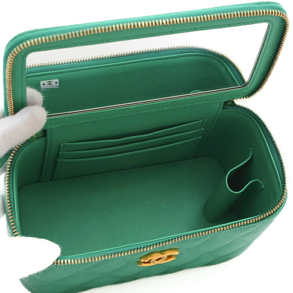 Chanel Matelasse Small Vanity Heart Chain Shoulder Bag Green AP3204 - Picture 6 of 9